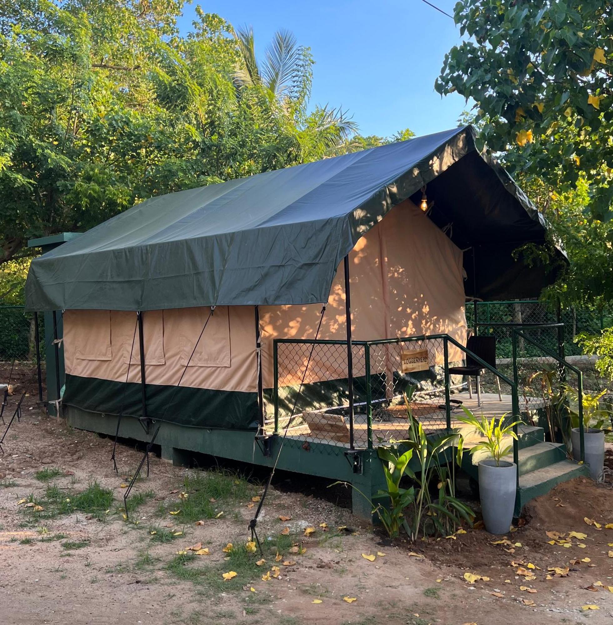 At One - Glamping Hotel Rekawa Bagian luar foto