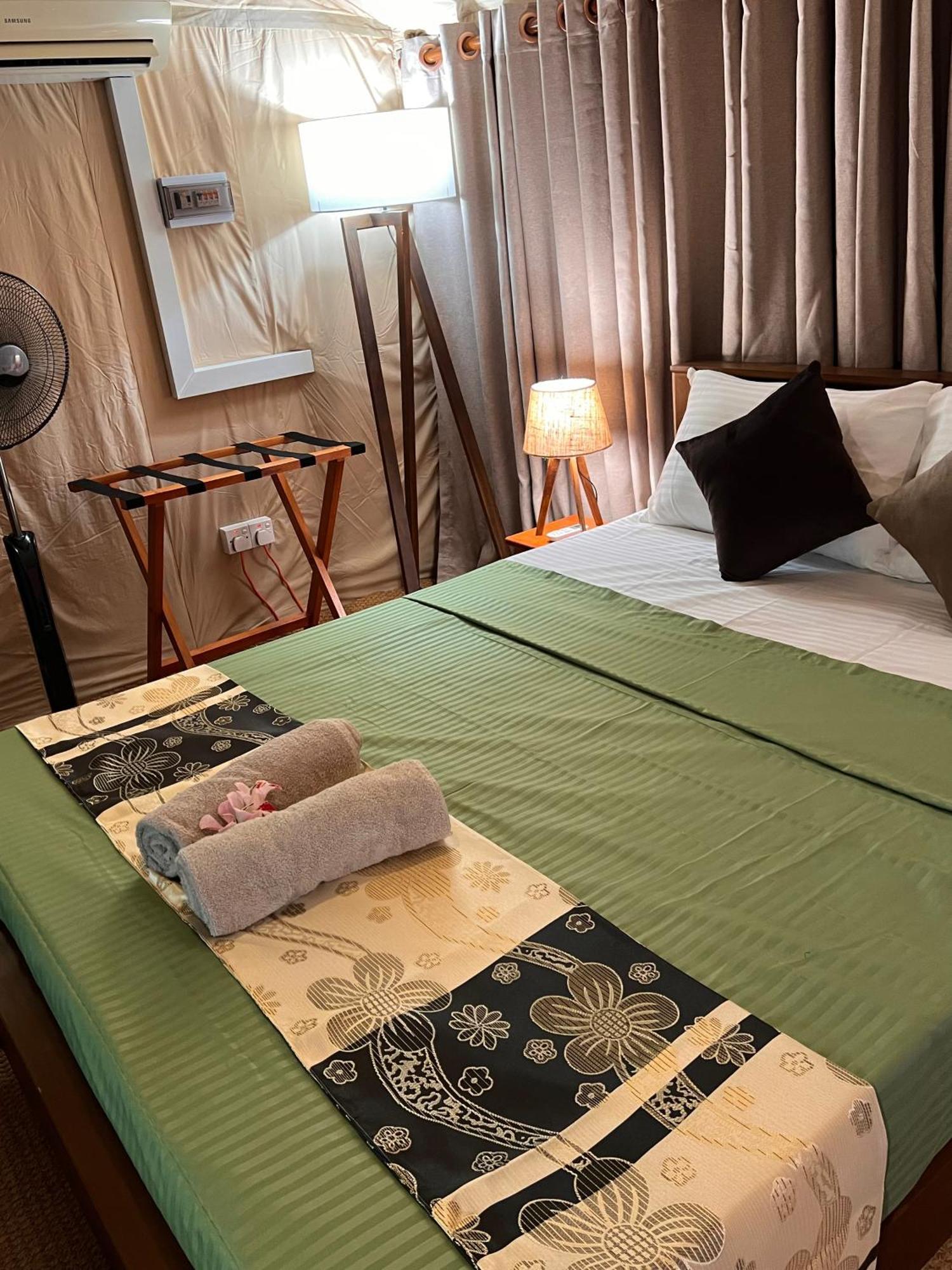 At One - Glamping Hotel Rekawa Bagian luar foto