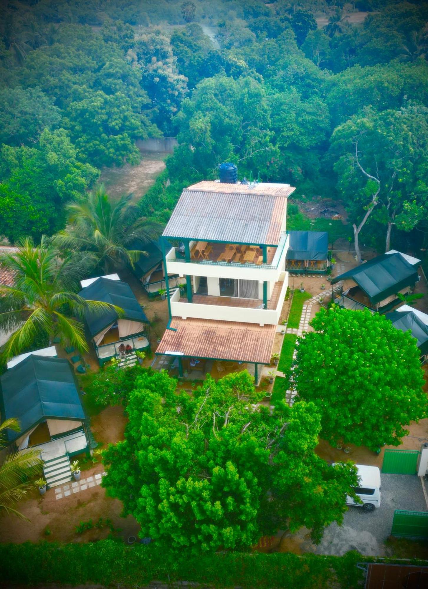 At One - Glamping Hotel Rekawa Bagian luar foto